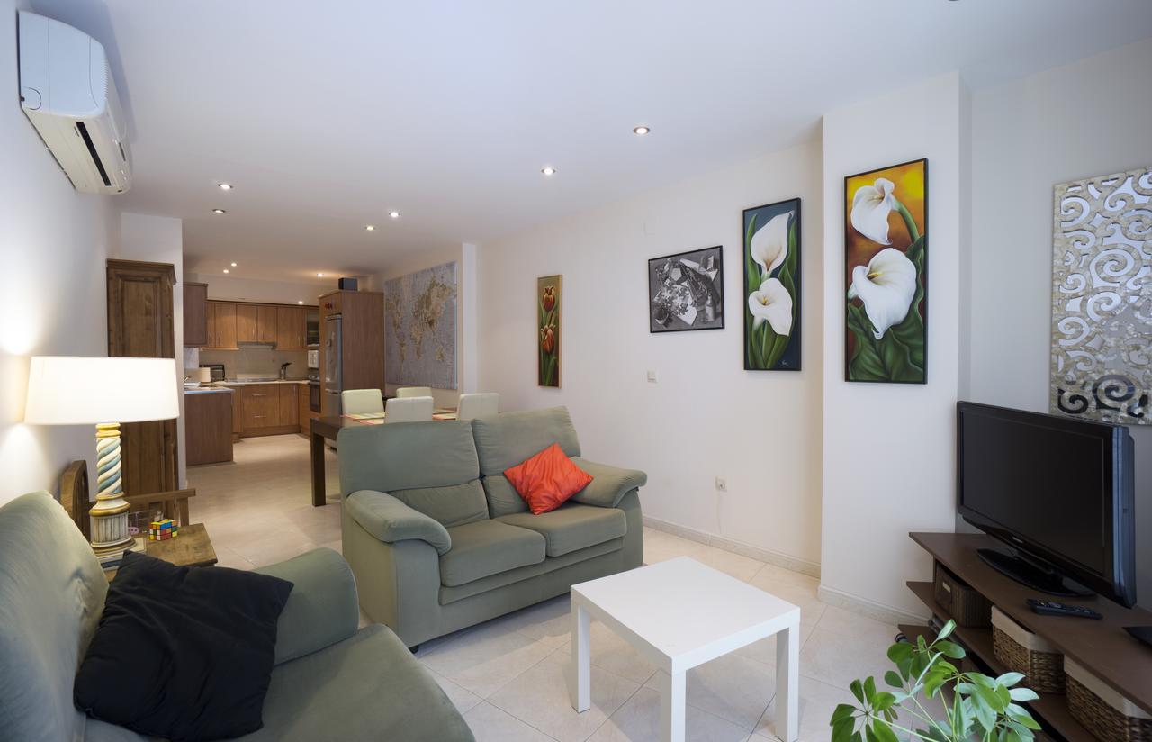 Plaza De Las Flores Apartment Malaga Exterior photo