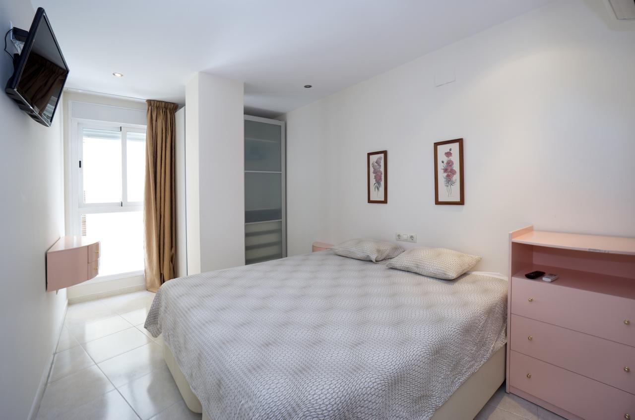 Plaza De Las Flores Apartment Malaga Exterior photo