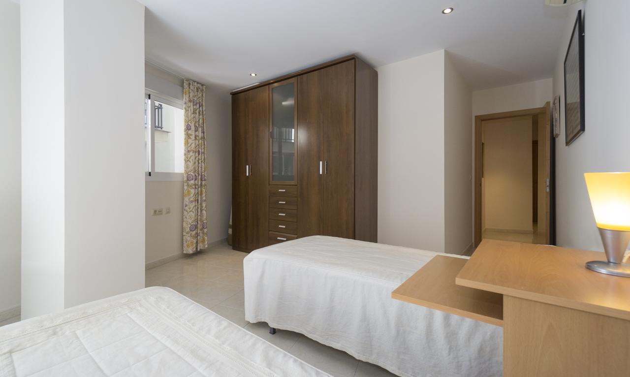 Plaza De Las Flores Apartment Malaga Exterior photo